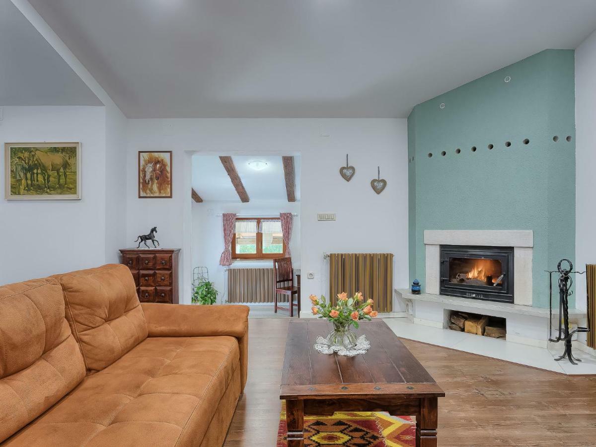 Holiday Home Country House D&D By Interhome Пула Екстериор снимка