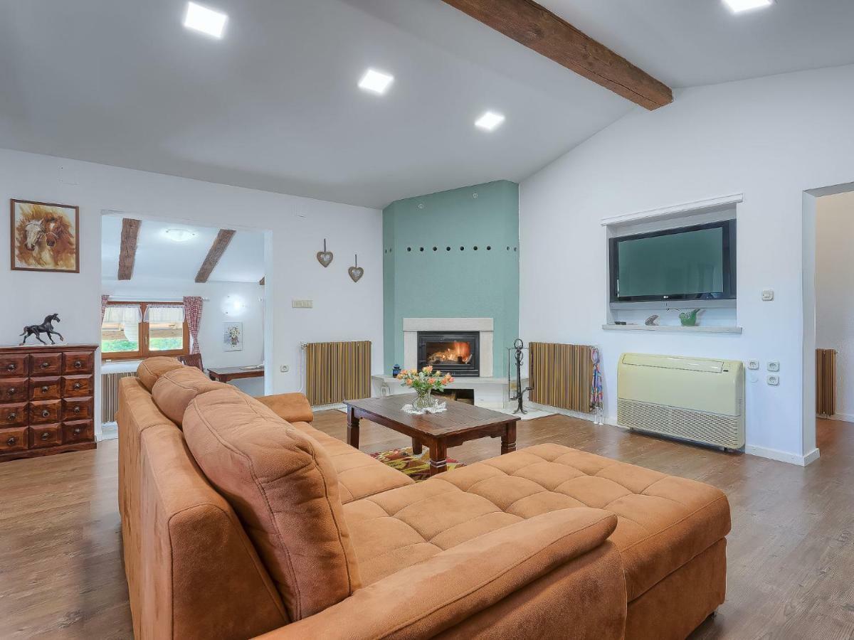 Holiday Home Country House D&D By Interhome Пула Екстериор снимка